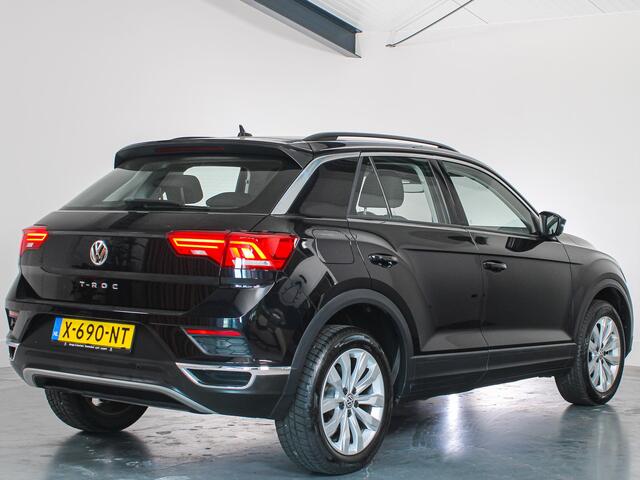 Volkswagen T-Roc 1.5 TSI Sport Navigatie, LED, Parkeersensoren, Automaat