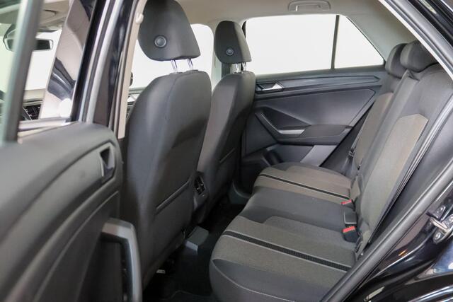 Volkswagen T-Roc 1.5 TSI Sport Navigatie, LED, Parkeersensoren, Automaat