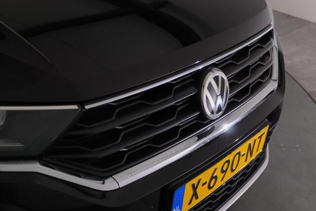 Volkswagen T-Roc 1.5 TSI Sport Navigatie, LED, Parkeersensoren, Automaat