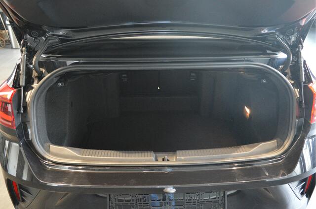 Volkswagen T-Roc Cabrio 1.5 TSI 3X R-Line Black Style navi camera led 150 pk !!