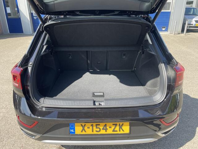 Volkswagen T-Roc 1.0 TSI Style | achteruitrijcamera | trekhaak | navi | rijklaarp