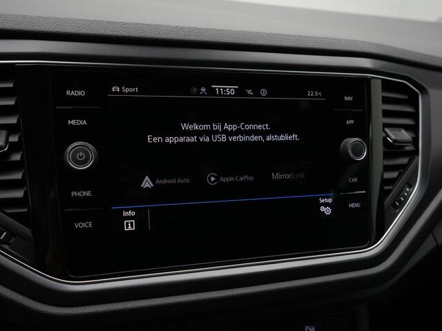 Volkswagen T-Roc Cabrio 1.5 TSI 150 pk DSG R-Line | Achteruitrijcamera | Navigatie | Stoelverwarming | Digital Cockpit Pro