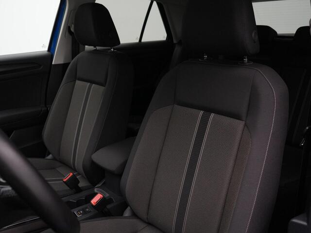 Volkswagen T-Roc 1.0 TSI 115 pk Style | Trekhaak | Navigatie | Parkeersensoren voor/achter | Adaptive Cruise