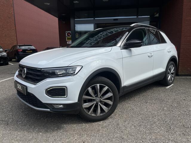Volkswagen T-Roc 1.5 TSI Style // FULL LED // ADAPT. CRUISE // CLIMA // CAMERA+SENSOREN // NAVI+CARPLAY //