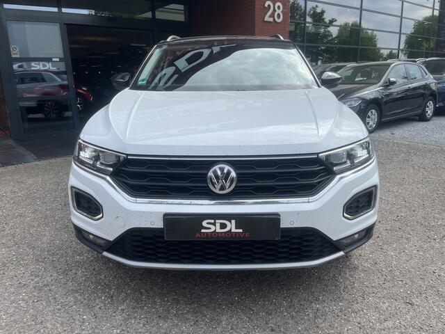 Volkswagen T-Roc 1.5 TSI Style // FULL LED // ADAPT. CRUISE // CLIMA // CAMERA+SENSOREN // NAVI+CARPLAY //
