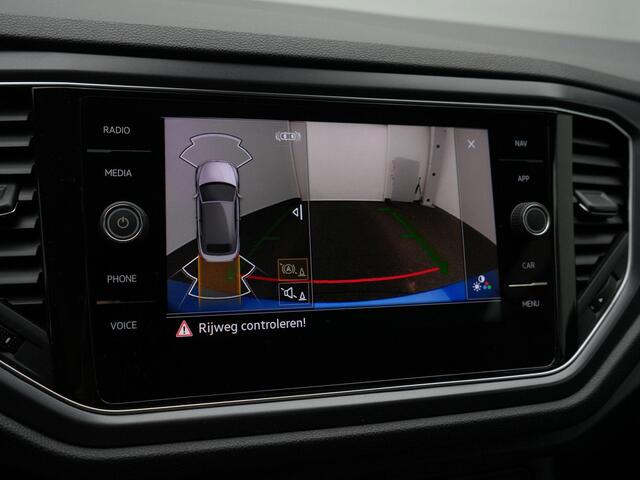 Volkswagen T-Roc Cabrio 1.5 TSI 150 pk DSG R-Line | Beats | Adaptief onderstel | Achteruitrijcamera | Navigatie | Stoelverwarming