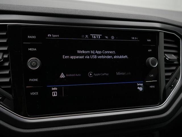Volkswagen T-Roc Cabrio 1.5 TSI 150 pk DSG R-Line | Beats | Adaptief onderstel | Achteruitrijcamera | Navigatie | Stoelverwarming