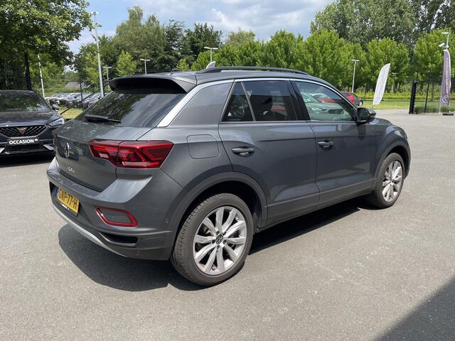 Volkswagen T-Roc 1.5 TSI 150pk Life Edition DSG / Navigatie / Parkeerhulp / Camera