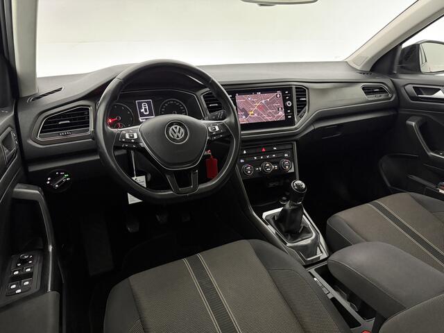 Volkswagen T-Roc TSI Style Business Camera Carplay LED Trekhaak Adaptive-Cruise Clima Navi PDC 16"LMV