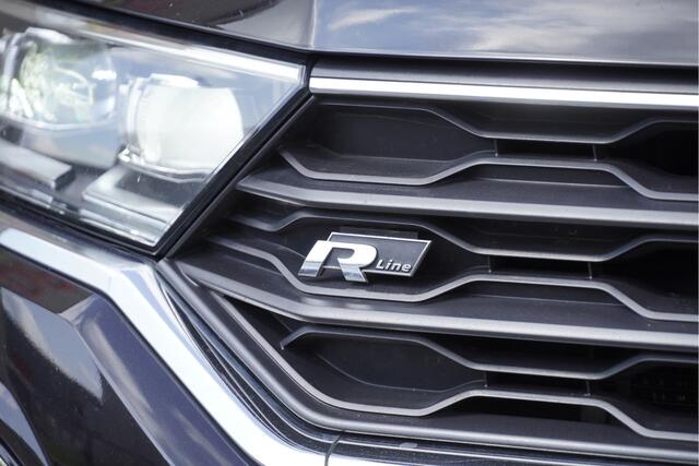 Volkswagen T-Roc 1.5 TSI 150PK! Automaat R-Line BJ2020 Lmv 18" | Led V+A | Pdc | Navi | Elek. achterklep | Keyless entry | App-Connect | Dashboard verlichting | Virtual cockpit | Climate control | Cruise control | Zwarte hemel | Verwarmde voorstoelen | Extra getint glas