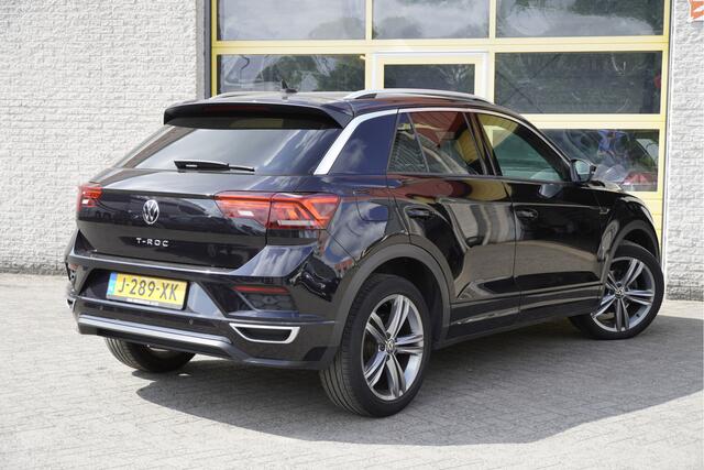 Volkswagen T-Roc 1.5 TSI 150PK! Automaat R-Line BJ2020 Lmv 18" | Led V+A | Pdc | Navi | Elek. achterklep | Keyless entry | App-Connect | Dashboard verlichting | Virtual cockpit | Climate control | Cruise control | Zwarte hemel | Verwarmde voorstoelen | Extra getint glas