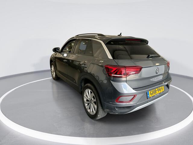 Volkswagen T-Roc 1.5 Tsi 150pk DSG Life Edition · Camera · Keyless · Apple/Android Car Play · Dodehoek Detectie · Park Assist · 17'' Inch · Garantie t/m 06-08-2028 of 100.000km