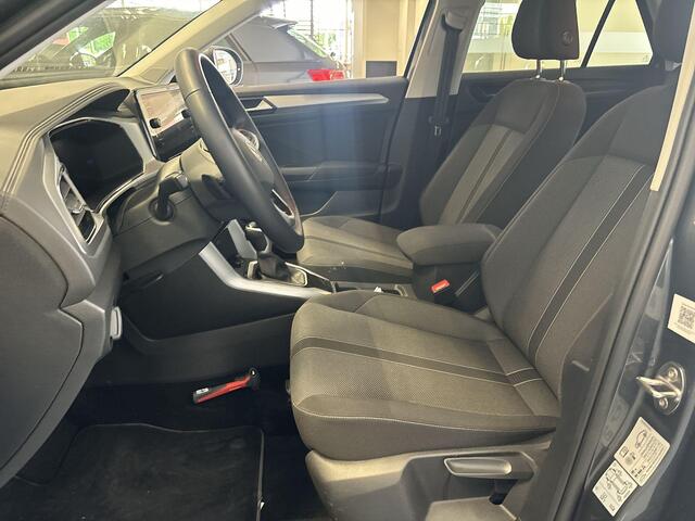 Volkswagen T-Roc 1.5 Tsi 150pk DSG Life Edition · Camera · Keyless · Apple/Android Car Play · Dodehoek Detectie · Park Assist · 17'' Inch · Garantie t/m 06-08-2028 of 100.000km