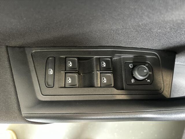 Volkswagen T-Roc 1.5 Tsi 150pk DSG Life Edition · Camera · Keyless · Apple/Android Car Play · Dodehoek Detectie · Park Assist · 17'' Inch · Garantie t/m 06-08-2028 of 100.000km