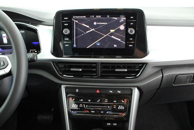 Volkswagen T-Roc 1.5 TSI 150pk DSG Life Edition Camera Navigatie ACC Carplay Keyless Led