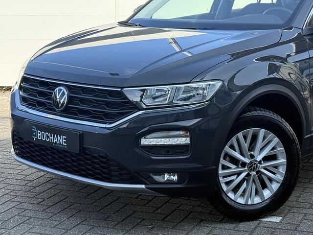 Volkswagen T-Roc 1.0 TSI Style (Hoge instap) Parkeerhulp | Navigatie | Carplay | Dealer Onderhouden