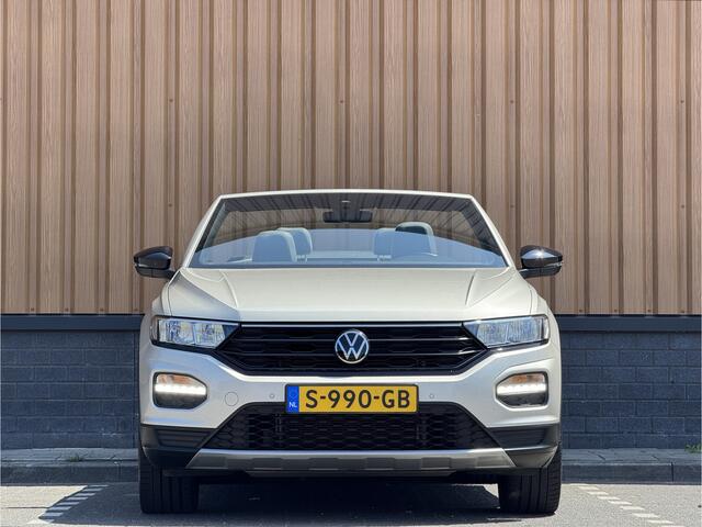 Volkswagen T-Roc Cabrio 1.5 TSI R-Line | Adaptieve Cruise Control | Parkeersensoren | Keyless Go/Entry | Dodehoek Detector | Lane Assist | DAB | Stuurverwarming | Stoelverwarming | Airconditioning | Bluetooth |
