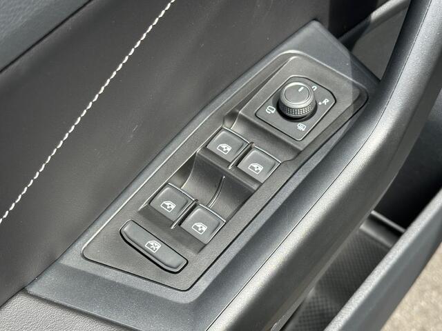 Volkswagen T-Roc 1.5 TSI 150pk DSG Style Carplay | Camera | Keyless | Elek. Achterklep | Rijklaar incl. garantie