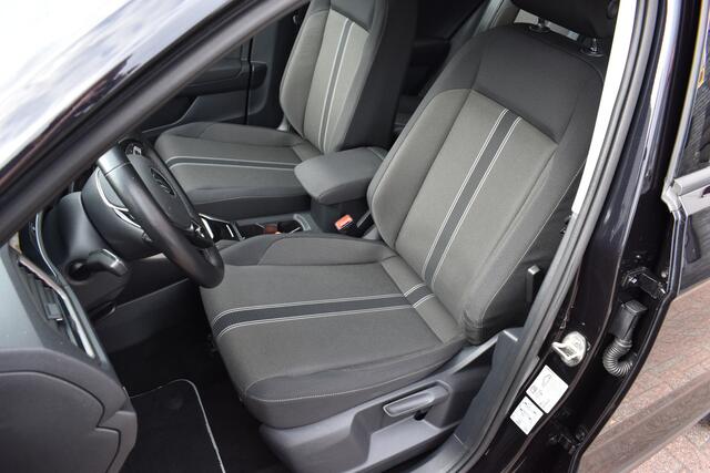 Volkswagen T-Roc 1.5 TSI Style Business Trekhaak Navi Carplay stoel/stuur verwarming el-achterklep