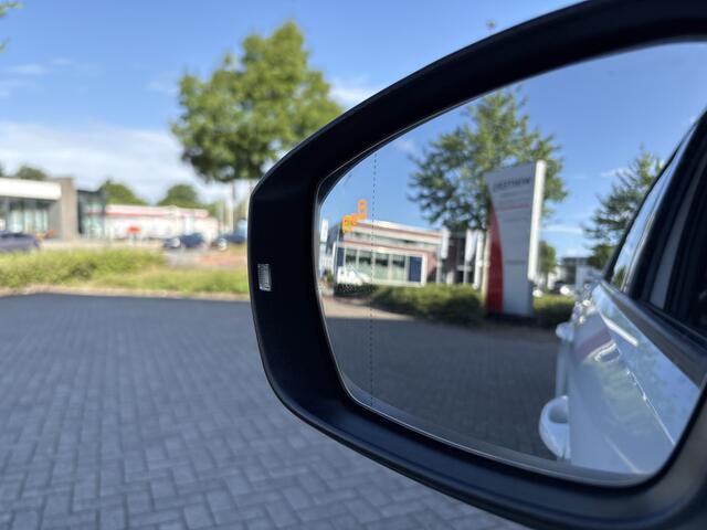 Volkswagen T-Roc 1.0 TSI Style Business | Trekhaak | Navigatie | Adaptive Cruise Control | Elec Achterklep |