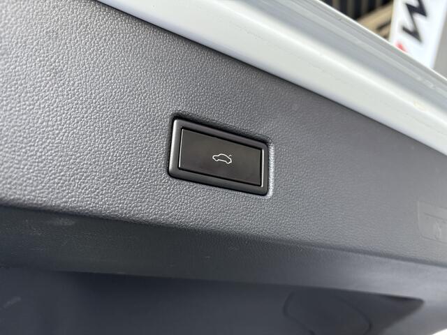 Volkswagen T-Roc 1.0 TSI Style Business | Trekhaak | Navigatie | Adaptive Cruise Control | Elec Achterklep |