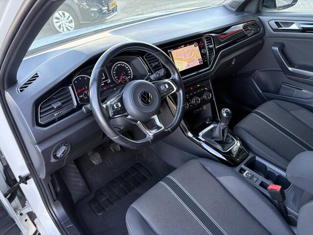 Volkswagen T-Roc 1.0 TSI Style Business | Trekhaak | Navigatie | Adaptive Cruise Control | Elec Achterklep |