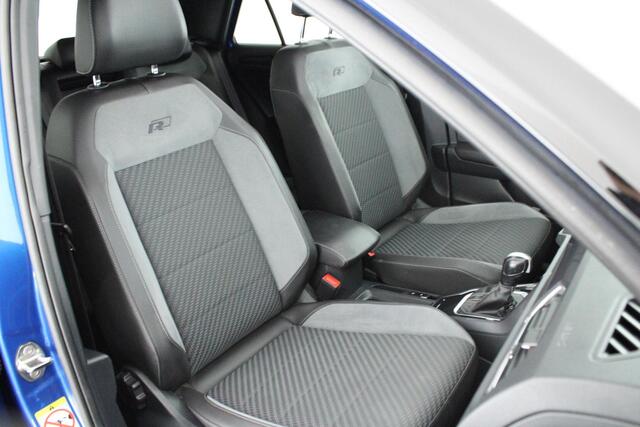 Volkswagen T-Roc 1.5 TSI 150pk DSG 2x R-Line Trekhaak Camera Stoelverwarming Panoramadak Virtual Cockpit Navigatie