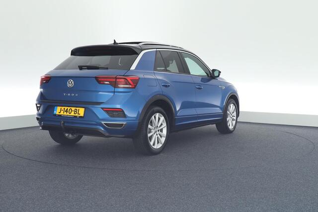 Volkswagen T-Roc 1.5 TSI 150pk DSG 2x R-Line Trekhaak Camera Stoelverwarming Panoramadak Virtual Cockpit Navigatie