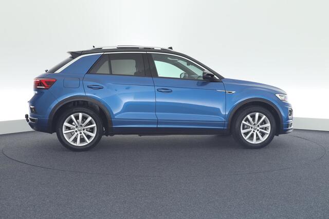 Volkswagen T-Roc 1.5 TSI 150pk DSG 2x R-Line Trekhaak Camera Stoelverwarming Panoramadak Virtual Cockpit Navigatie
