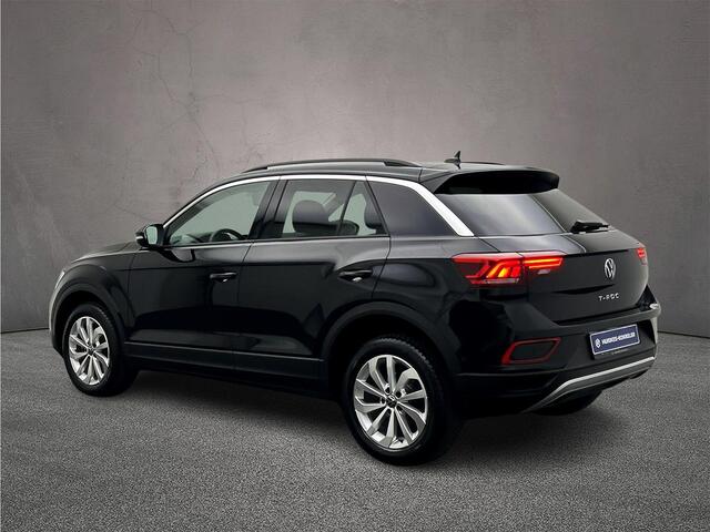 Volkswagen T-Roc Life Edition 1.0 TSI 115pk Adaptive cruise control, Achteruitrijcamera, Stoelverwarming, Parkeer assistent, Airco, DAB, Radio, App connect, LED koplampen