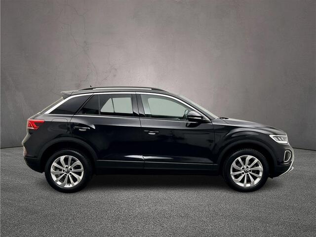 Volkswagen T-Roc Life Edition 1.0 TSI 115pk Adaptive cruise control, Achteruitrijcamera, Stoelverwarming, Parkeer assistent, Airco, DAB, Radio, App connect, LED koplampen