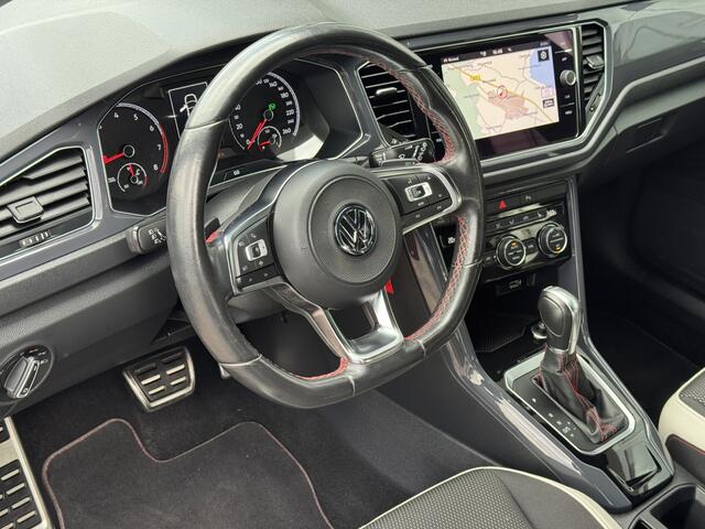 Volkswagen T-Roc 1.5 TSI Sport | Stoelverwarming | Trekhaak | Apple CarPlay
