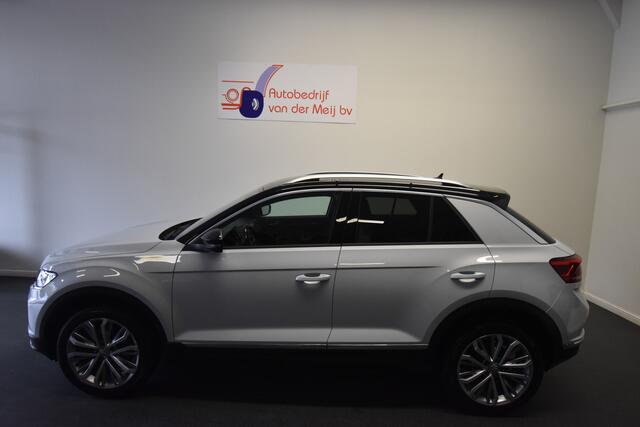 Volkswagen T-Roc 1.5 TSI Sport , VIRTUAL COCKPIT , LED KOPLAMPEN ,LMV18 , V STEOL VERW , NAVI , CLIMATR ,