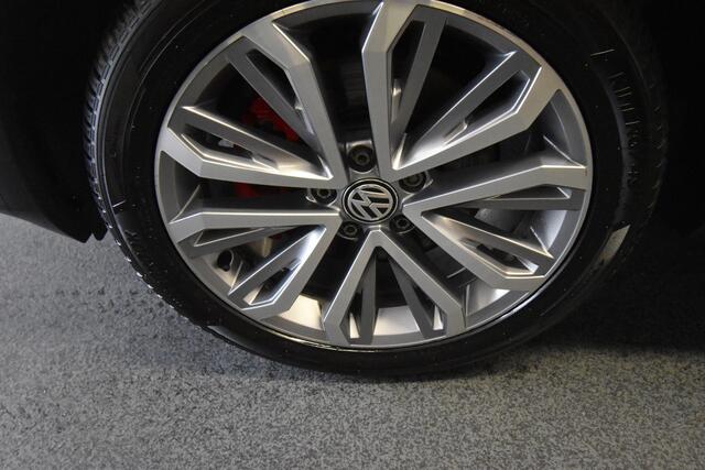 Volkswagen T-Roc 1.5 TSI Sport , VIRTUAL COCKPIT , LED KOPLAMPEN ,LMV18 , V STEOL VERW , NAVI , CLIMATR ,
