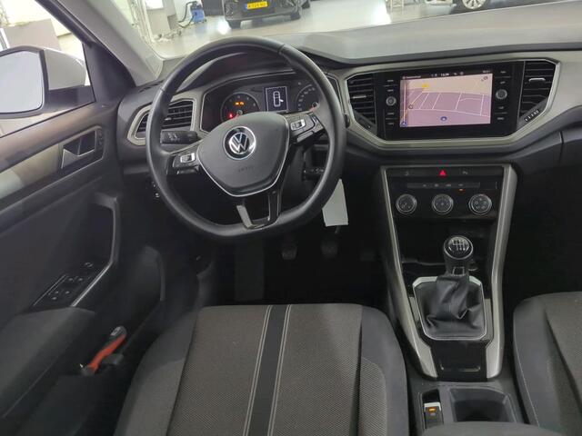 Volkswagen T-Roc 1.0 TSI 110pk Style / Navigatie / Airco / Parkeersensoren / 16" LMV
