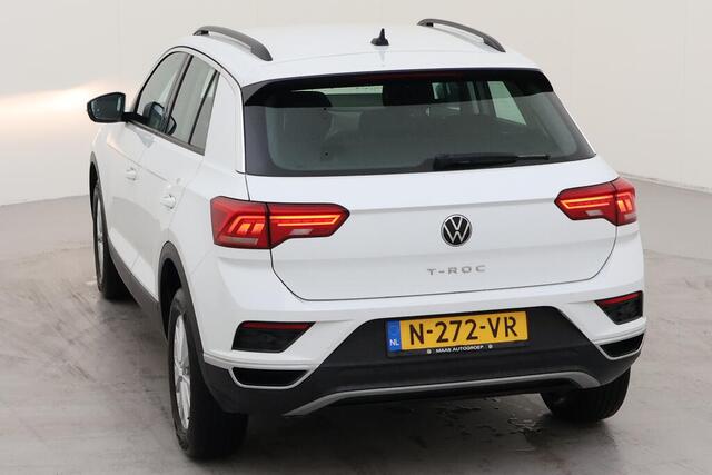 Volkswagen T-Roc 1.0 TSI 110pk Style / Navigatie / Airco / Parkeersensoren / 16" LMV