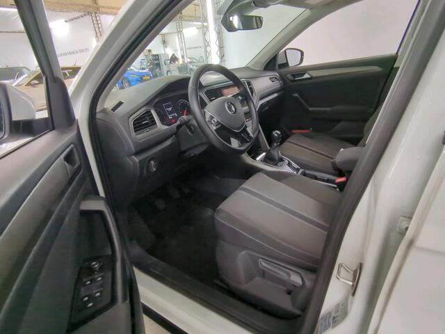 Volkswagen T-Roc 1.0 TSI 110pk Style / Navigatie / Airco / Parkeersensoren / 16" LMV