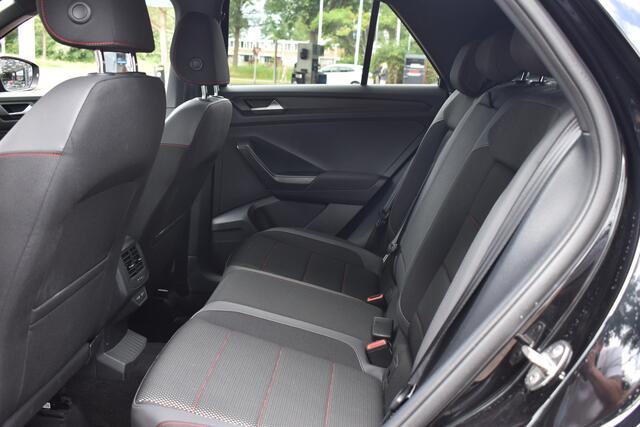 Volkswagen T-Roc 1.5 TSI Sport Sfeerverlichting | Half-leder | Virtual Dashboard | Navigatie | 12 mnd BOVAG garantie Whatsapp 06-53188999