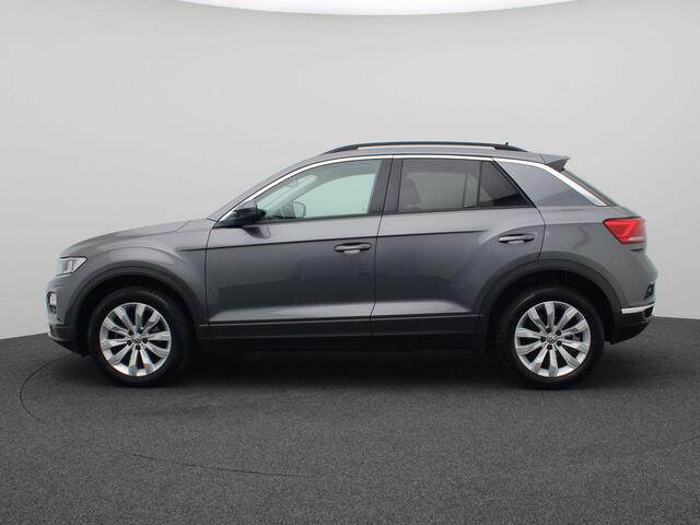 Volkswagen T-Roc 1.5 TSI Style 150PK DSG Navi, Adaptieve Cruise Controle, Clima, Lane Assist, 17" LM Velgen