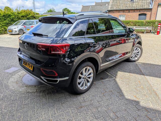 Volkswagen T-Roc 1.5 TSI Style,Navi,Trekhaak.