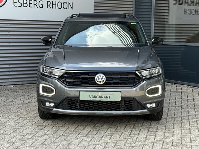 Volkswagen T-Roc 1.5 TSI Sport DSG,BLACK STYLE,PANO,NAV/CAM