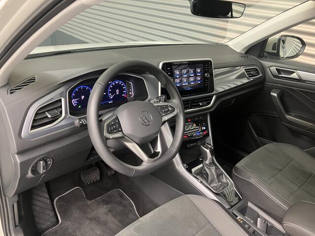 Volkswagen T-Roc 1.5 TSI STYLE/IQ DRIVE/IQ LIGHT/PDC/CAM/KEY-LESS/ENZ