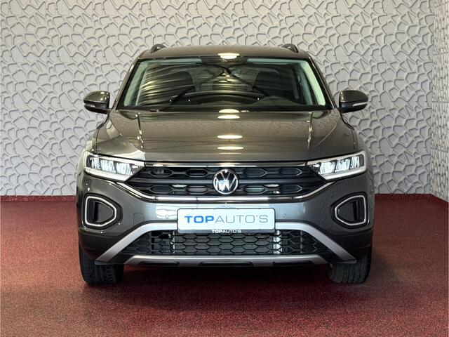 Volkswagen T-Roc 1.5 TSI 150PK EVO ADAP.CRUISE LED VIR.COCKPIT CAMERA STOEL.VERW. 17''LMV KEYLESS 03/2024 "Volkswagen rijden begint bij Topautos.nl - 75 topmodellen direct op voorraad!"