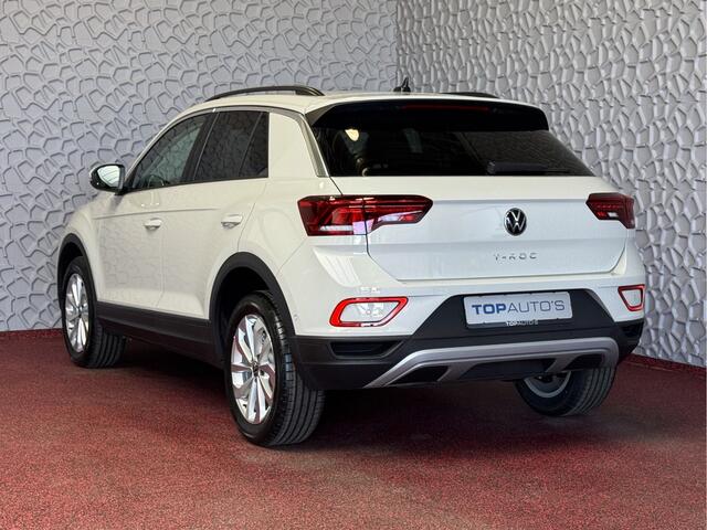 Volkswagen T-Roc 1.5 TSI 150PK EVO ADAP.CRUISE IQ.LED VIR.COCKPIT CAMERA STOEL/STUUR.VERW. 17''LMV KEYLESS 02/2025 "Volkswagen rijden begint bij Topautos.nl - 75 topmodellen direct op voorraad!"