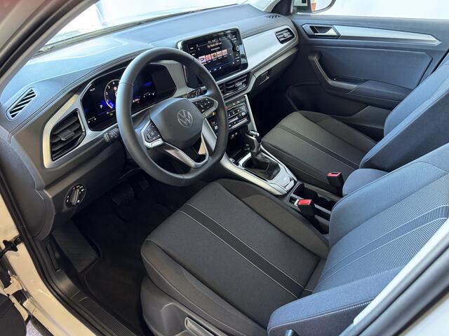 Volkswagen T-Roc 1.5 TSI 150PK EVO ADAP.CRUISE IQ.LED VIR.COCKPIT CAMERA STOEL/STUUR.VERW. 17''LMV KEYLESS 02/2025 "Volkswagen rijden begint bij Topautos.nl - 75 topmodellen direct op voorraad!"