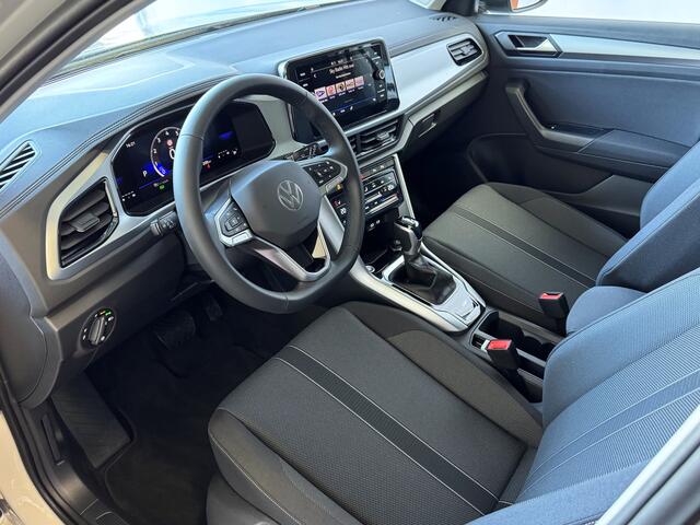 Volkswagen T-Roc 1.5 TSI 150PK EVO ADAP.CRUISE IQ.LED VIR.COCKPIT CAMERA STOEL/STUUR.VERW. 17''LMV KEYLESS 02/2025 "Volkswagen rijden begint bij Topautos.nl - 75 topmodellen direct op voorraad!"