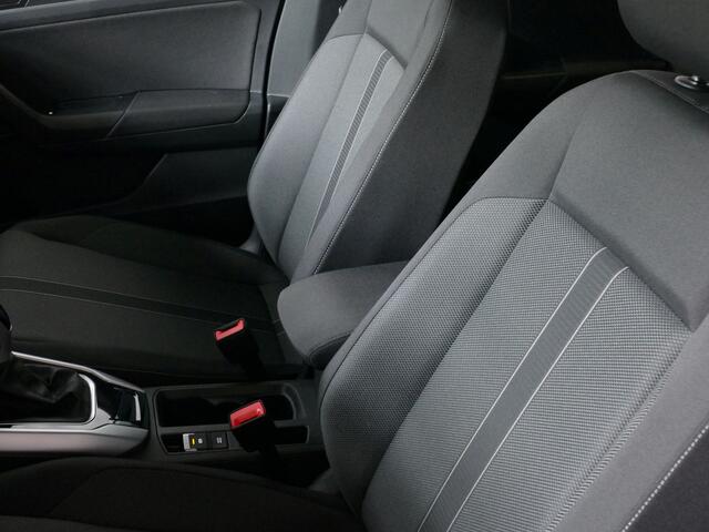 Volkswagen T-Roc ?NIEUWE AUTO? 1.5 TSI 150PK CARPLAY NAVI STOEL VERW. LED VIR.COCKPIT 03/2024 "Volkswagen rijden begint bij Topautos.nl - 75 topmodellen direct op voorraad!"