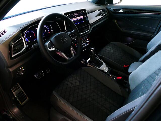 Volkswagen T-Roc ?NIEUWE AUTO? 1.5 TSI 150PK R-LINE EVO IQ LIGHT ALCANTARA ELEK.KLEP CARPLAY STOEL/STUUR VERW. 18"LMV VIR.COCKPIT 06/2024 RLINE R LINE "Volkswagen rijden begint bij Topautos.nl - 75 topmodellen direct op voorraad!"