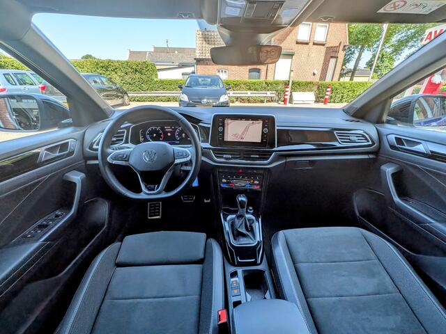 Volkswagen T-Roc 1.5 TSI R-Line, Navi, Carplay, Adaptive cruise,Virtual cockpit.