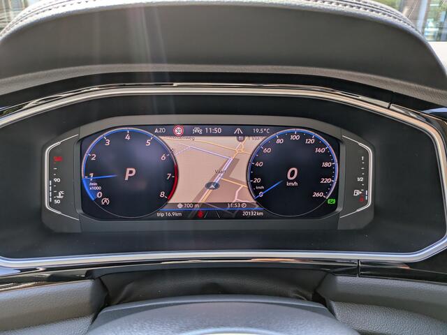 Volkswagen T-Roc 1.5 TSI R-Line, Navi, Carplay, Adaptive cruise,Virtual cockpit.